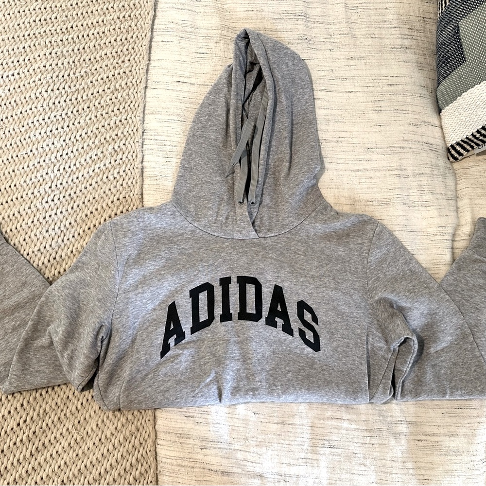 Adidas women’s sweatshirt